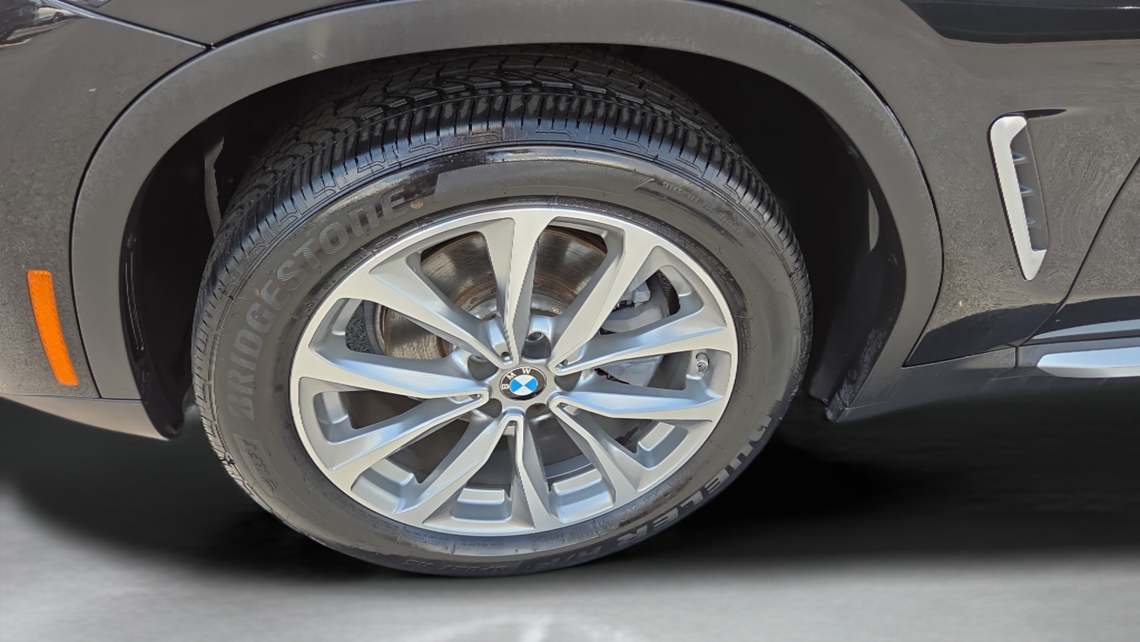 Used 2019 BMW X4 xDrive30i w/ Driving Assistance Package AWD/4WD image 40