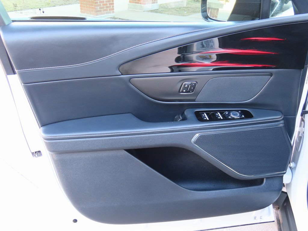 Used 2024 Lincoln Nautilus Reserve w/ Jet Appearance Package (87T) image 24