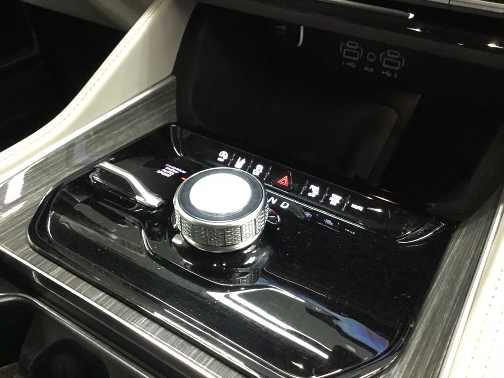 Used 2022 Jeep Wagoneer Series II AWD/4WD image 28