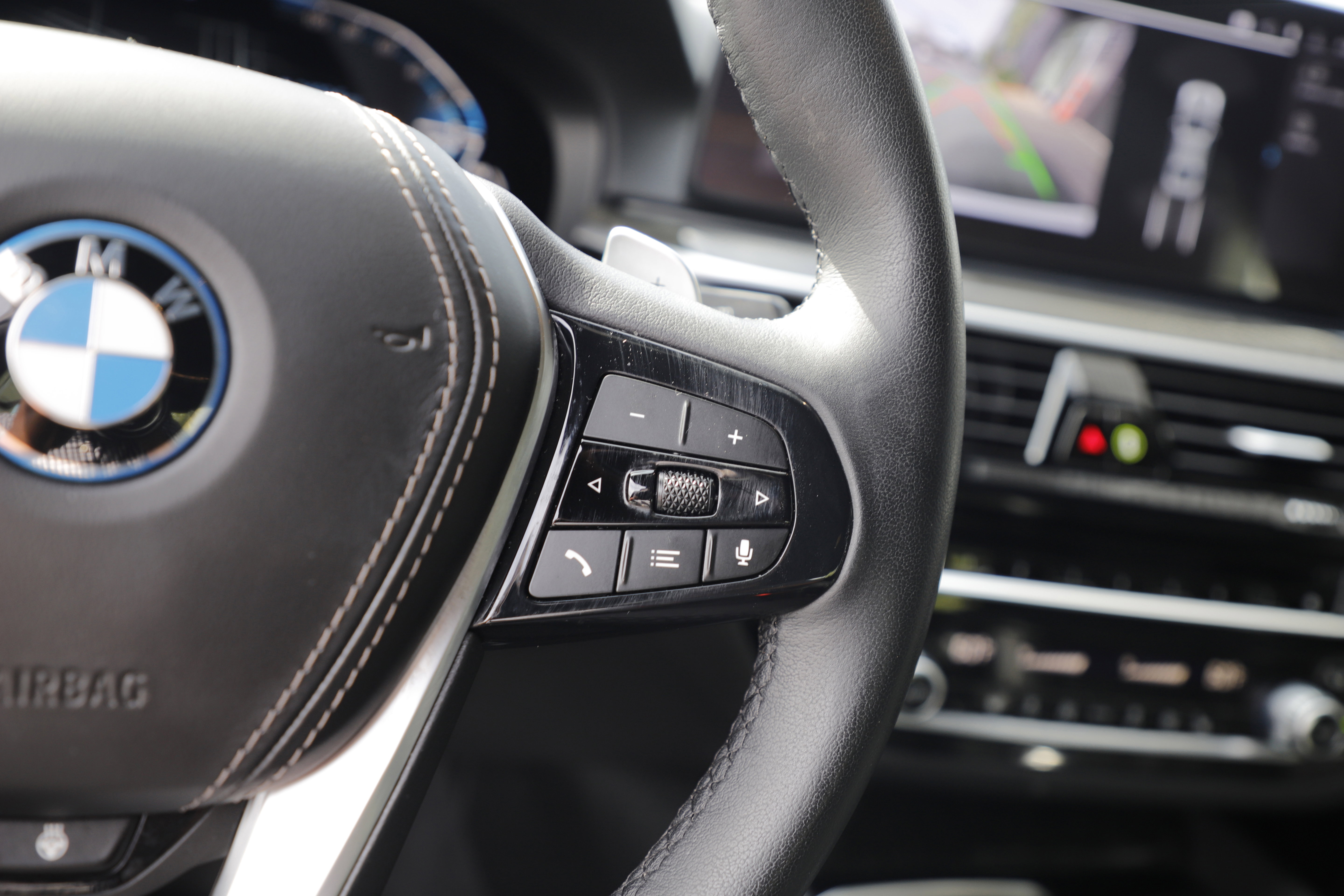 Used 2023 BMW 530e xDrive w/ Premium Package AWD/4WD image 24