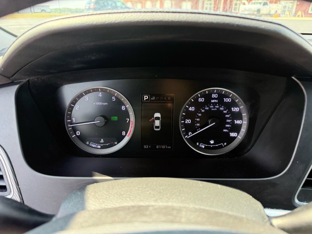 Used 2016 Hyundai Sonata Sport w/ Option Group 03 image 8