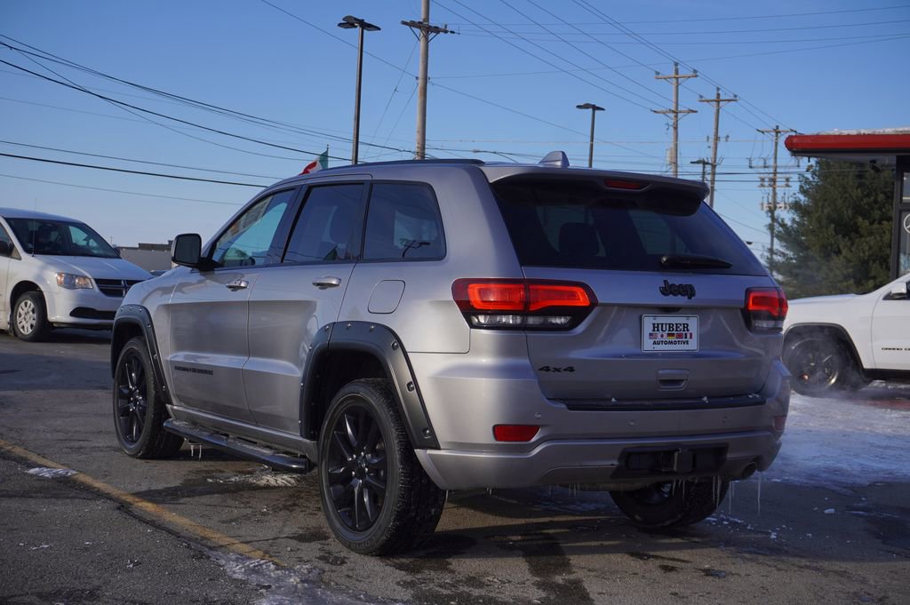 Used 2017 Jeep Grand Cherokee Altitude image 5