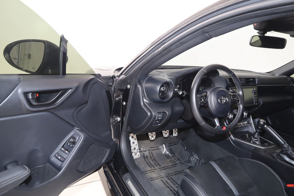 Used 2024 Toyota GR86 Premium RWD image 44