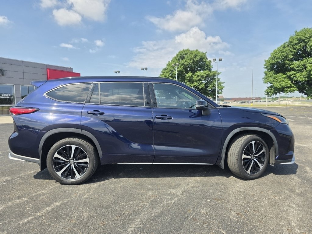 Used 2021 Toyota Highlander XSE AWD/4WD image 20