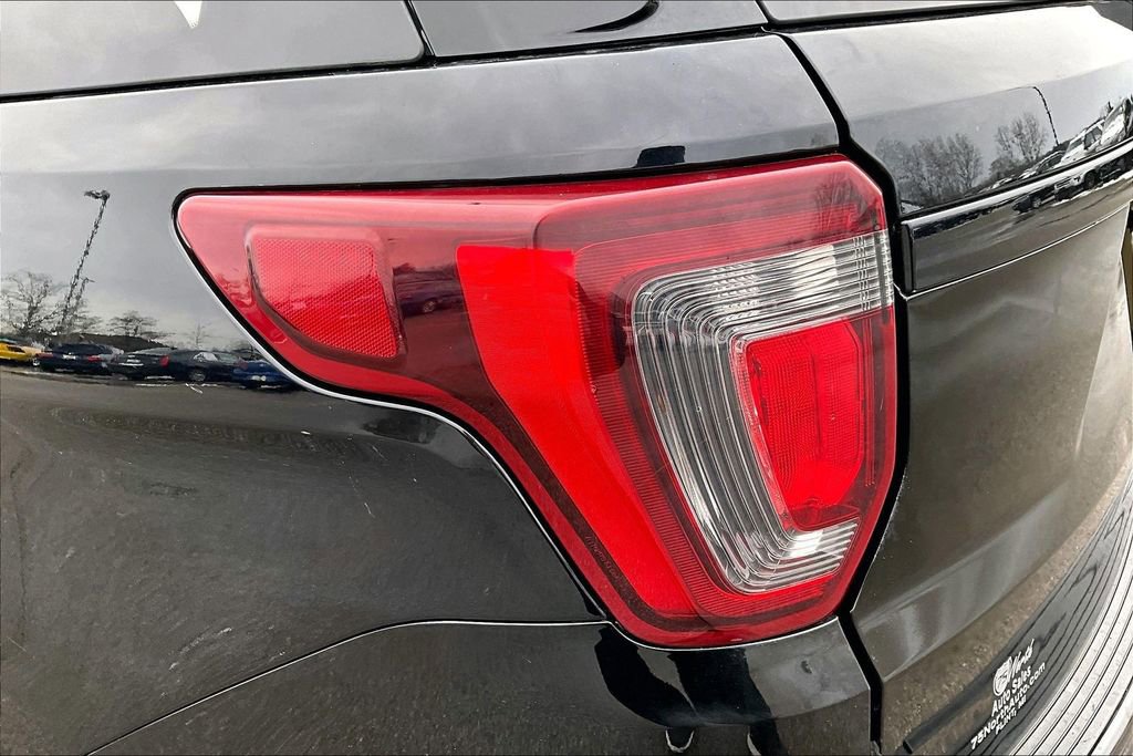 Used 2018 Ford Explorer Sport image 23