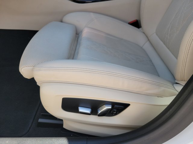 Used 2023 BMW 530i RWD image 7