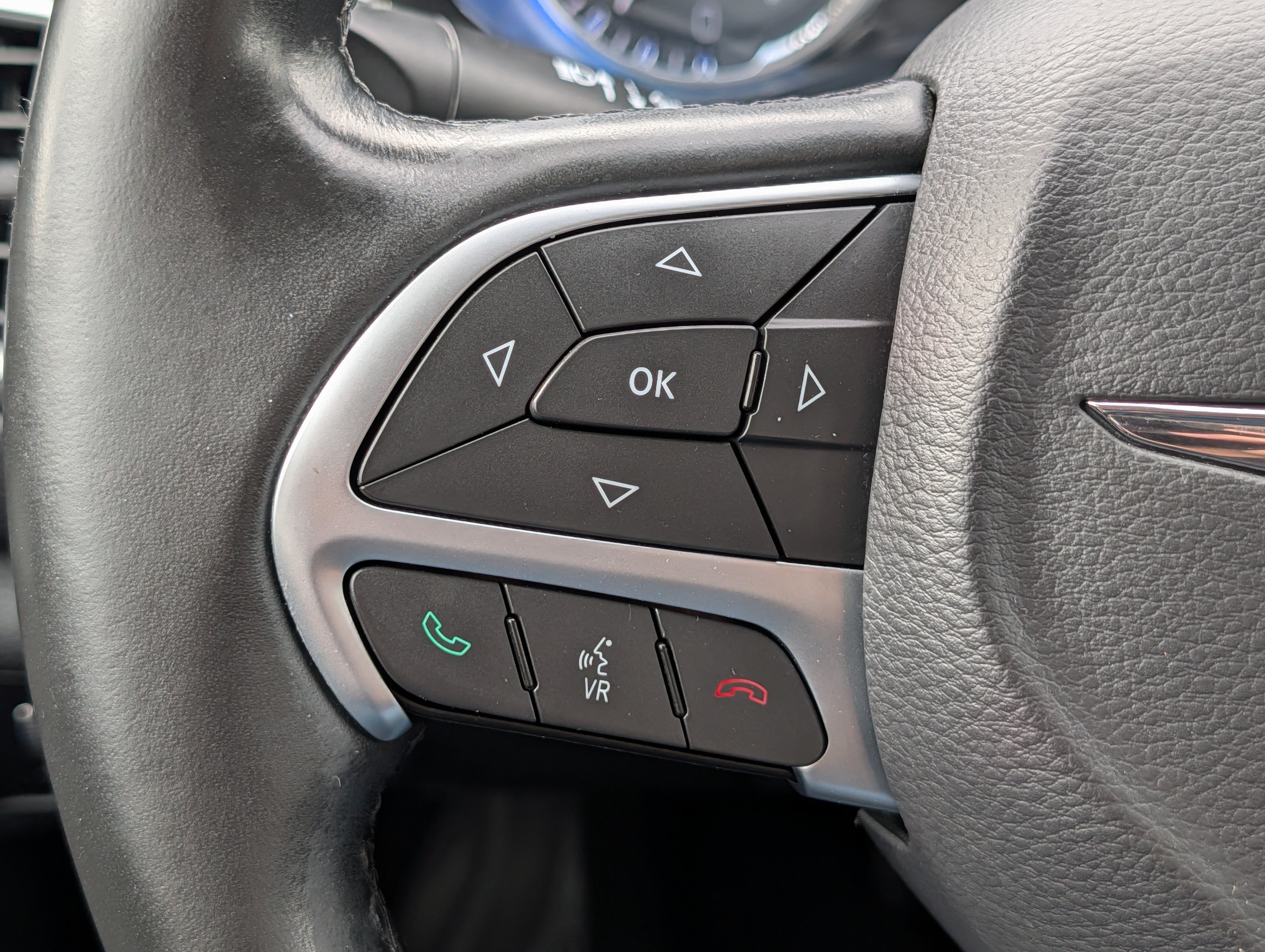 Used 2017 Chrysler 200 LX FWD image 30