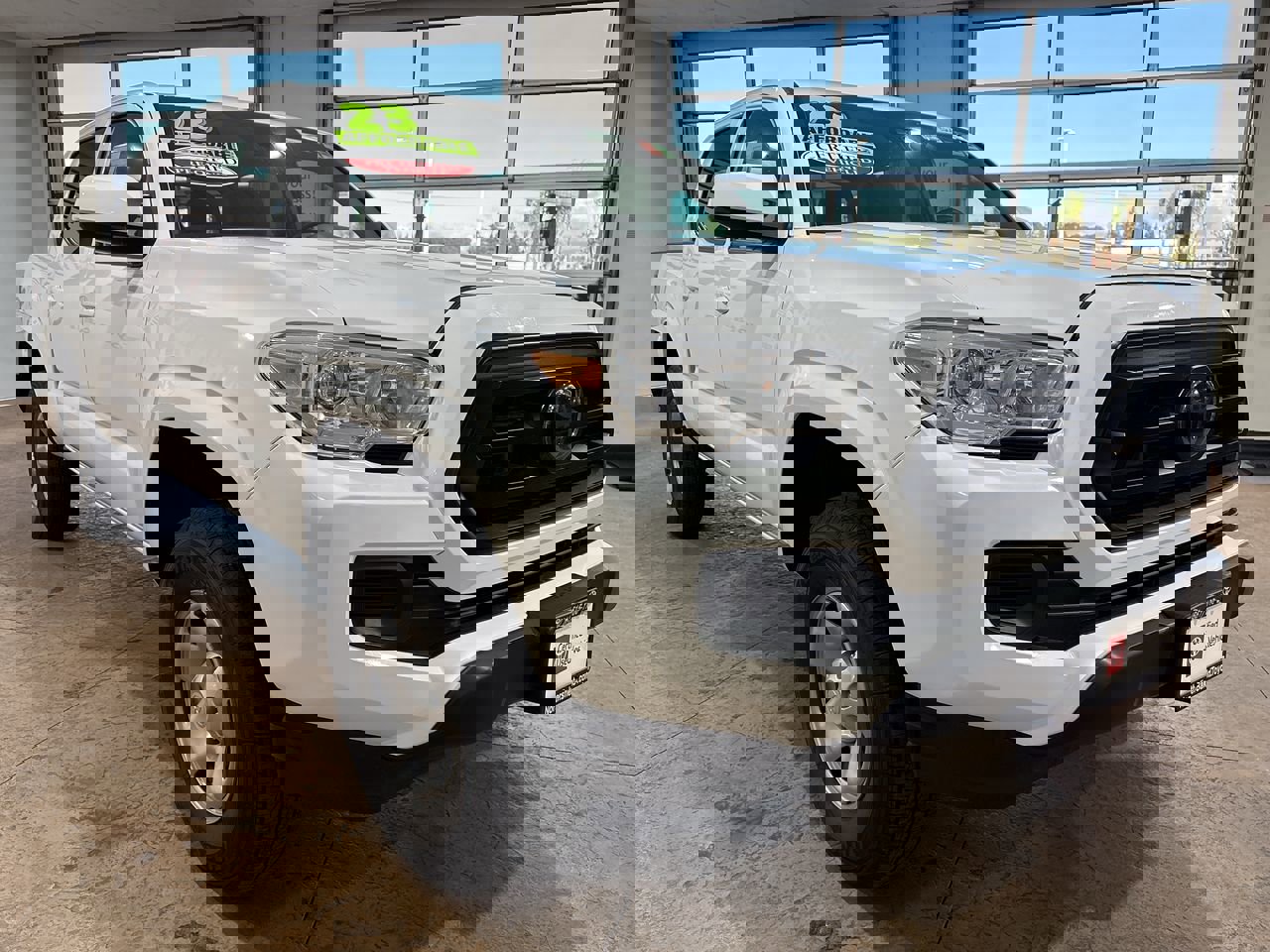 Certified 2023 Toyota Tacoma SR5 image 4