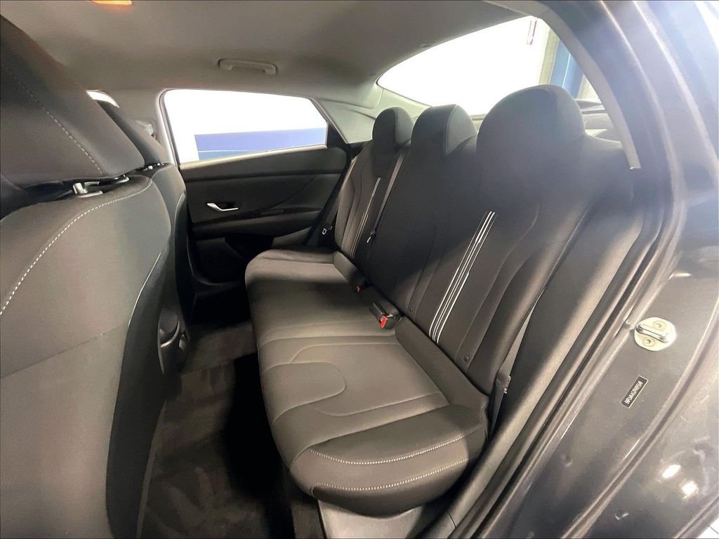 Used 2023 Hyundai Elantra SEL FWD image 15