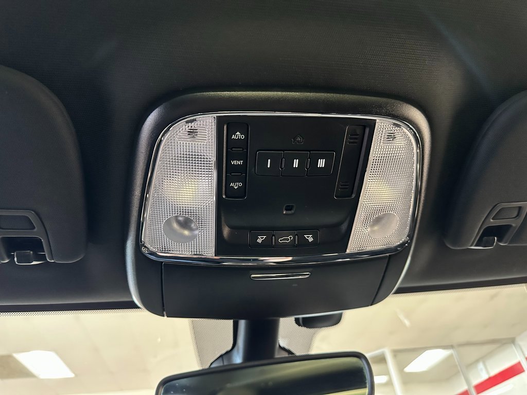 Certified 2018 Jeep Grand Cherokee Altitude image 33