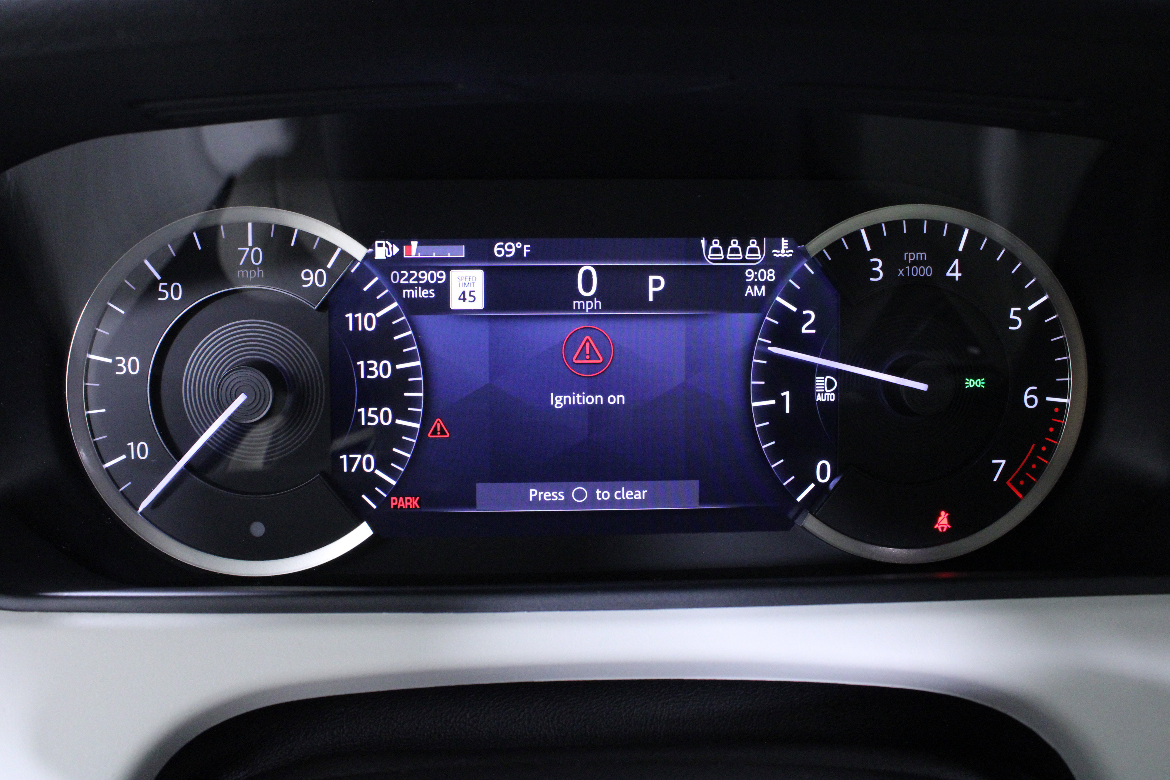 Used 2023 Land Rover Range Rover Velar R-Dynamic S image 25