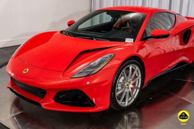 New 2025 Lotus Emira image 6
