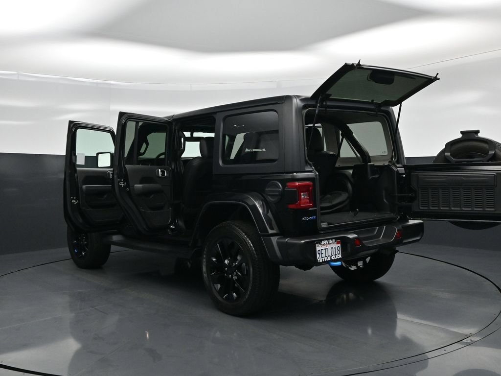 Used 2023 Jeep Wrangler Unlimited Sahara AWD/4WD image 30