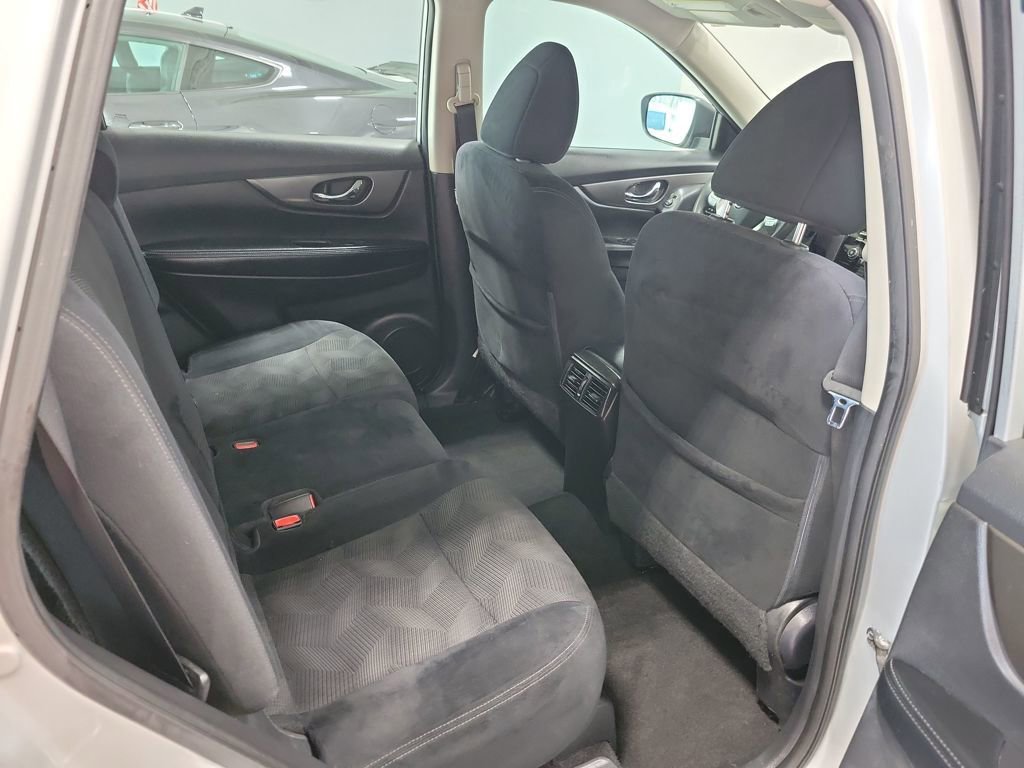 Used 2015 Nissan Rogue S image 18