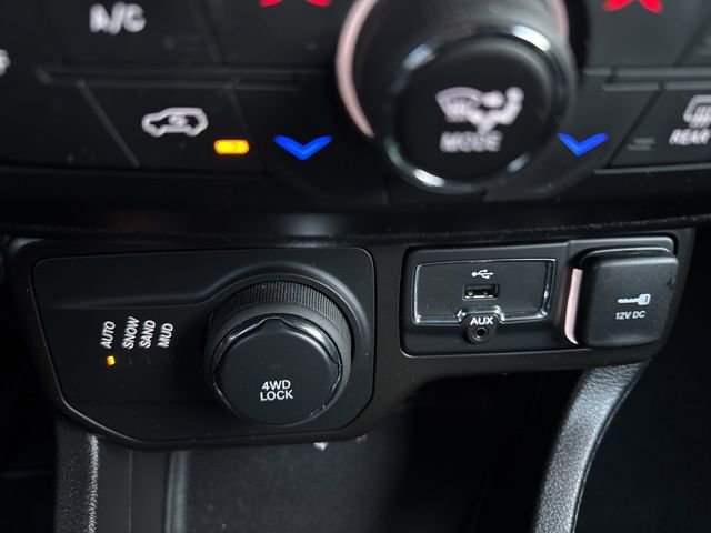 Used 2021 Jeep Renegade Latitude image 17