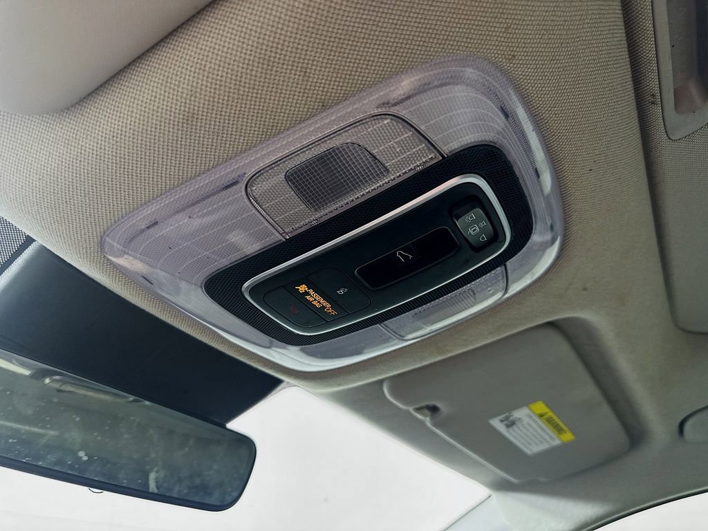 Used 2022 Hyundai Elantra Limited w/ Winter Weather Package FWD image 34