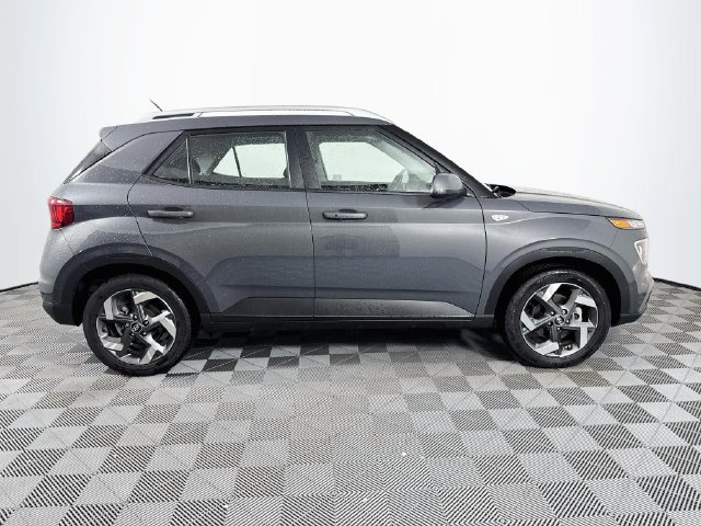 Certified 2025 Hyundai Venue SEL FWD image 9