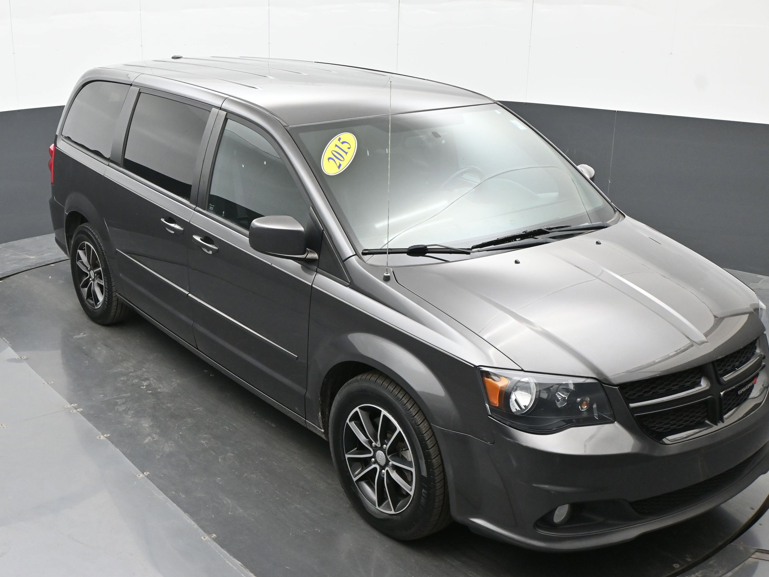 Used 2015 Dodge Grand Caravan SXT w/ Blacktop Package image 30