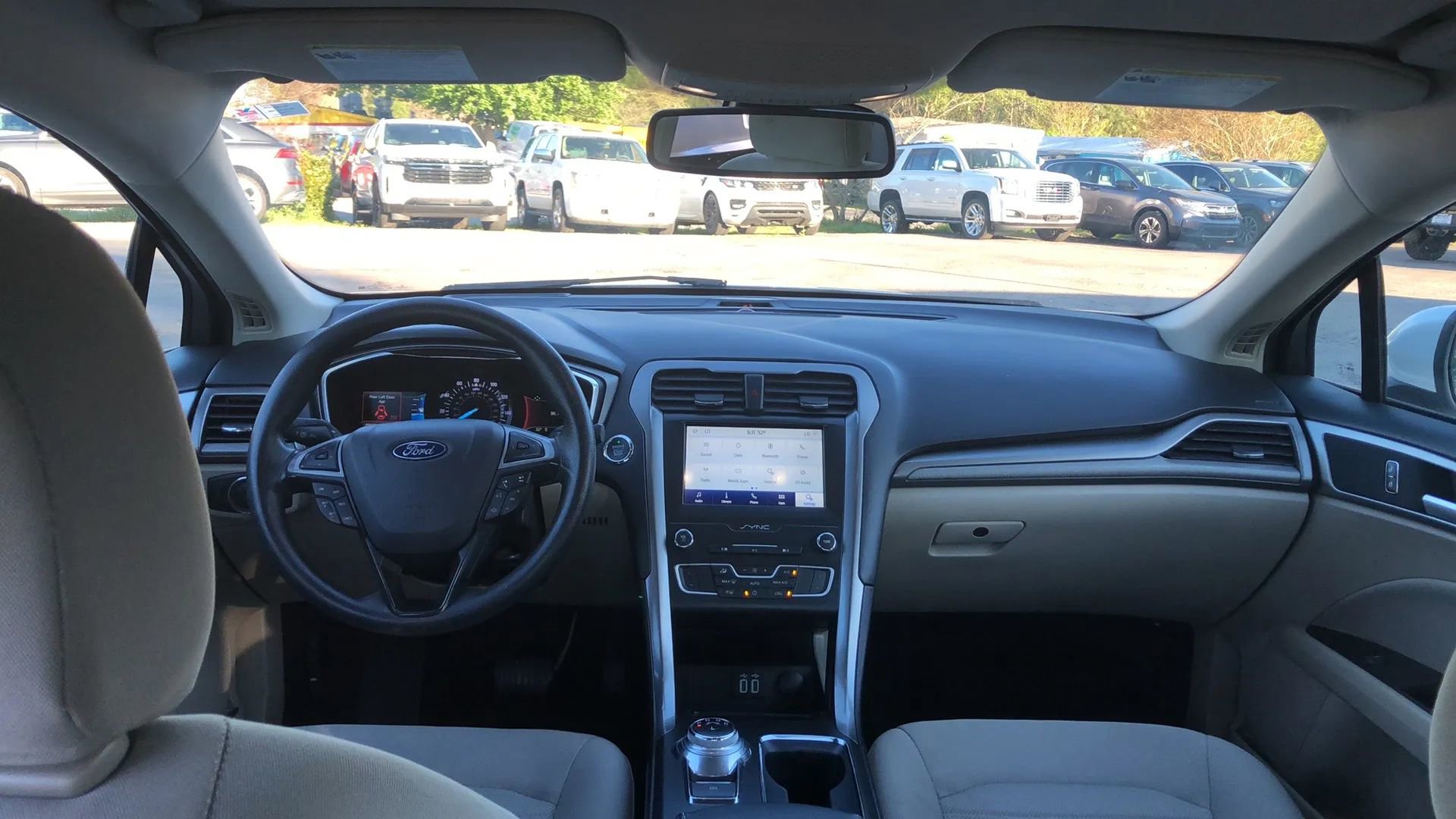 Used 2020 Ford Fusion SE FWD image 20