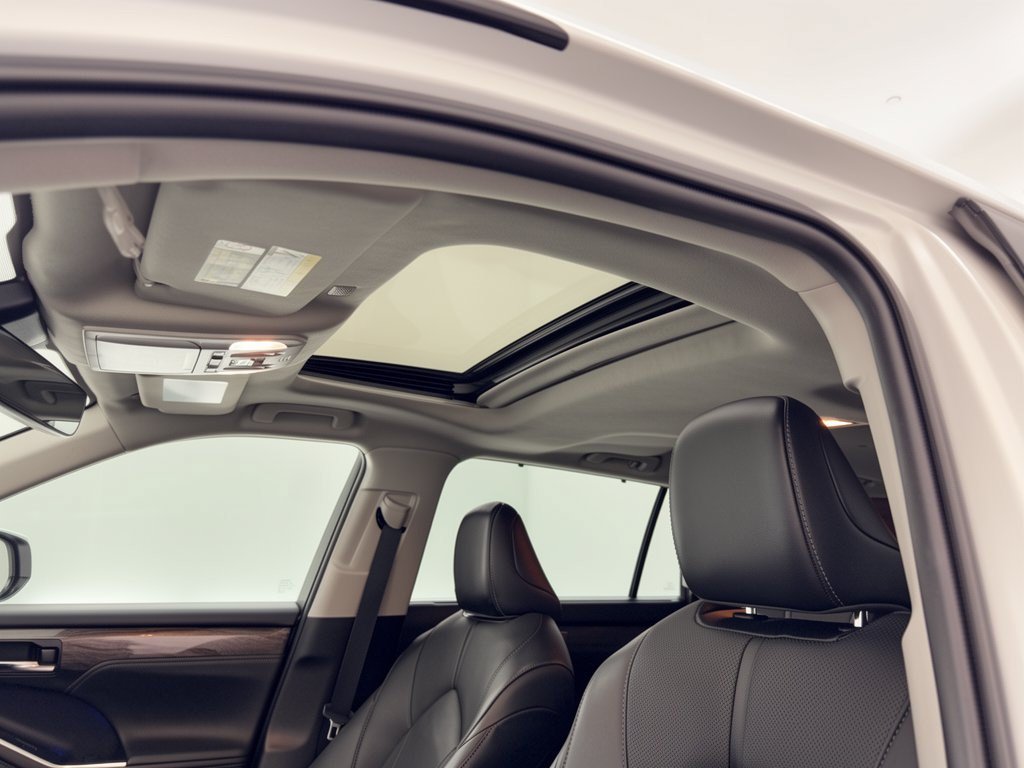 Used 2022 Toyota Highlander Limited FWD image 27