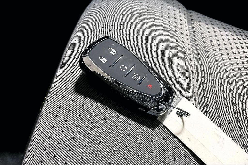 Used 2025 Chevrolet Trax LT w/ Driver Confidence Package image 12