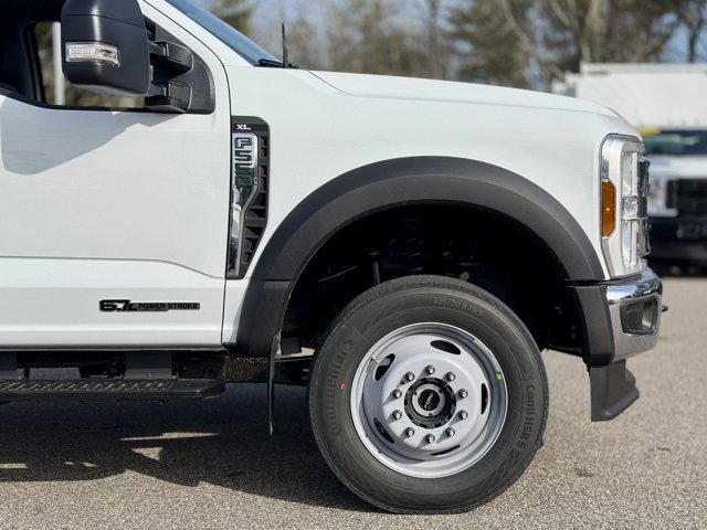 New 2025 Ford F550 4x4 Crew Cab Super Duty w/ XL Chrome Package image 2