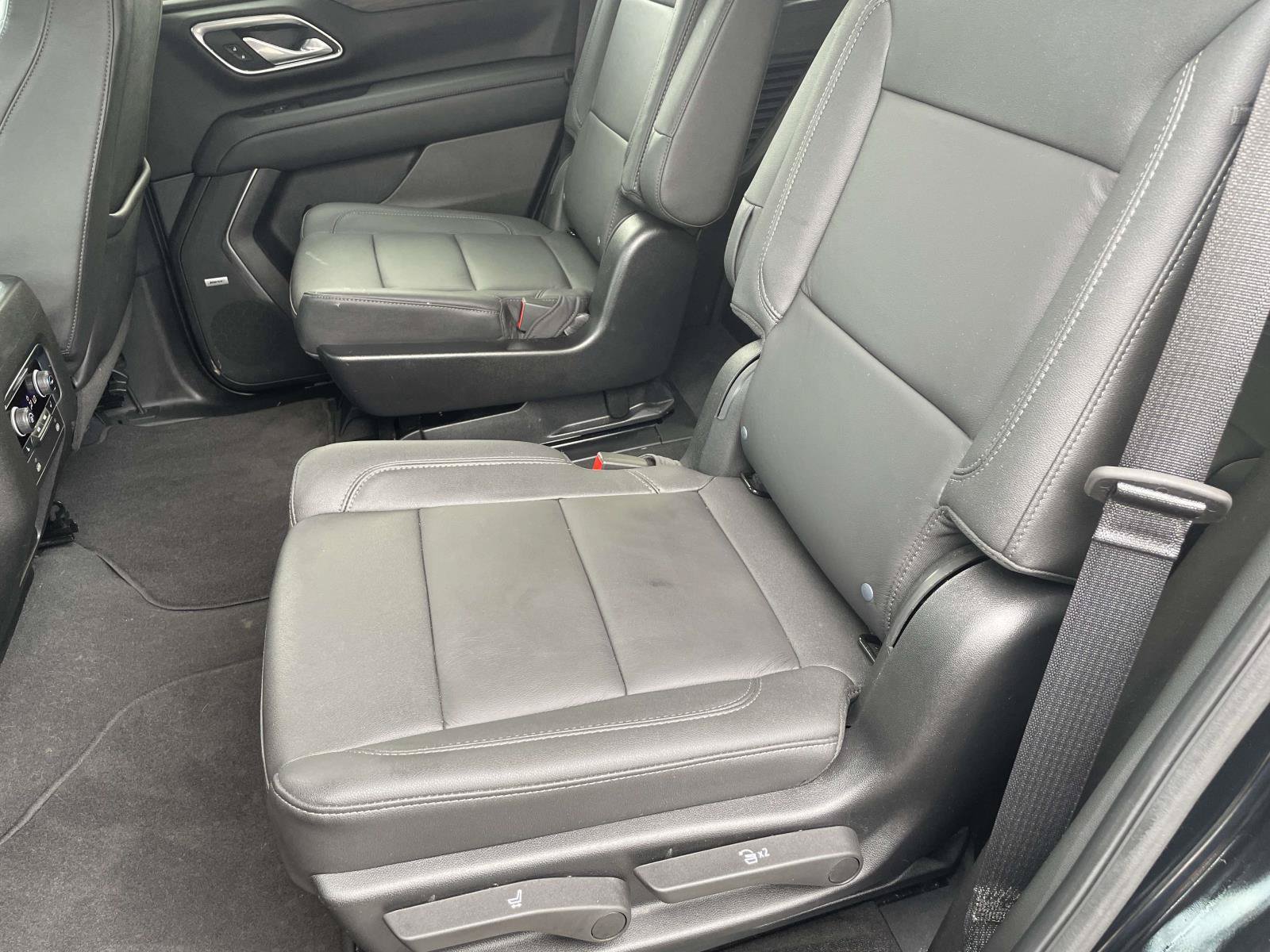 Certified 2023 Chevrolet Tahoe Z71 w/ Luxury Package AWD/4WD image 16