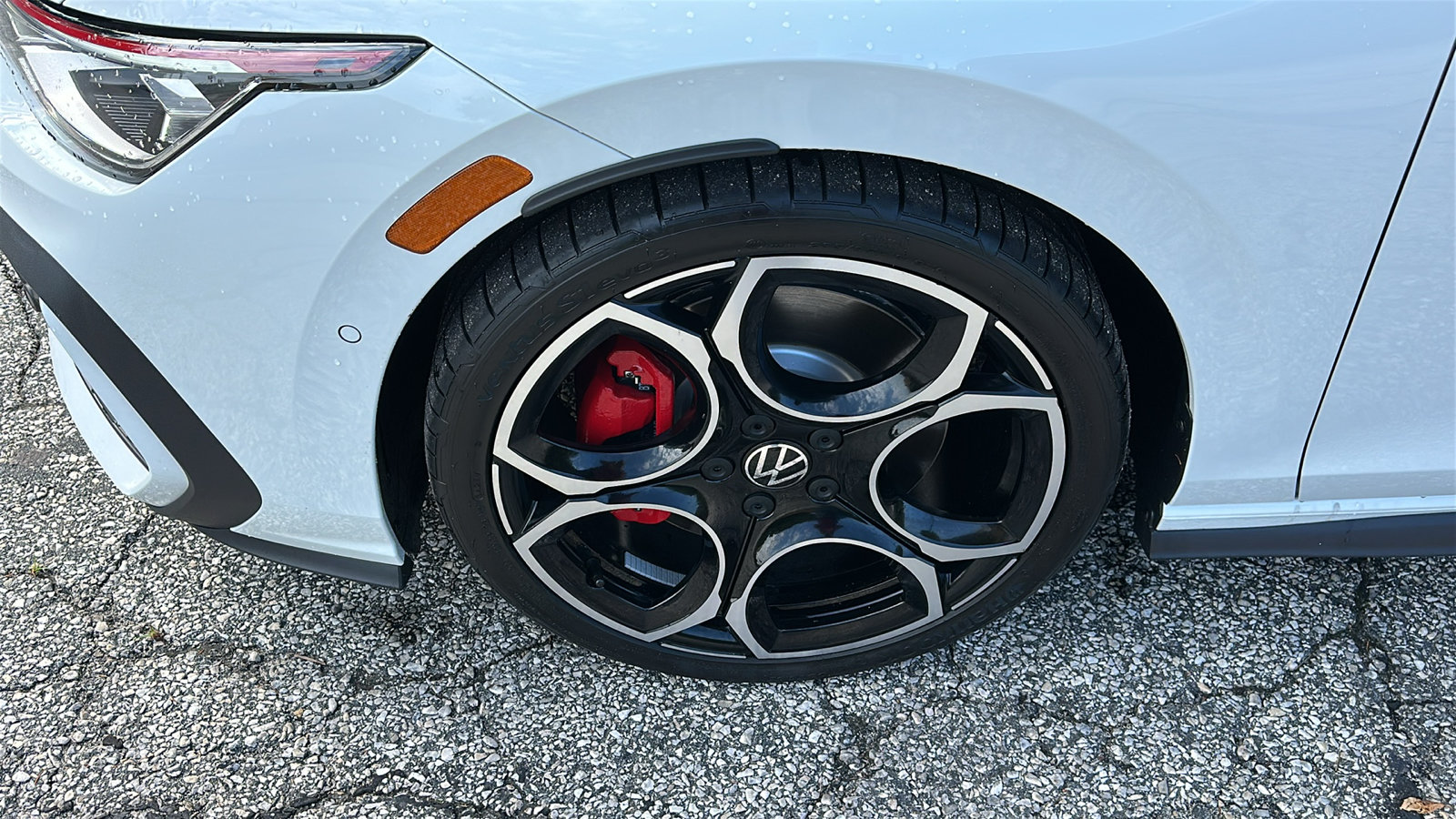 Used 2025 Volkswagen GTI Autobahn FWD image 9
