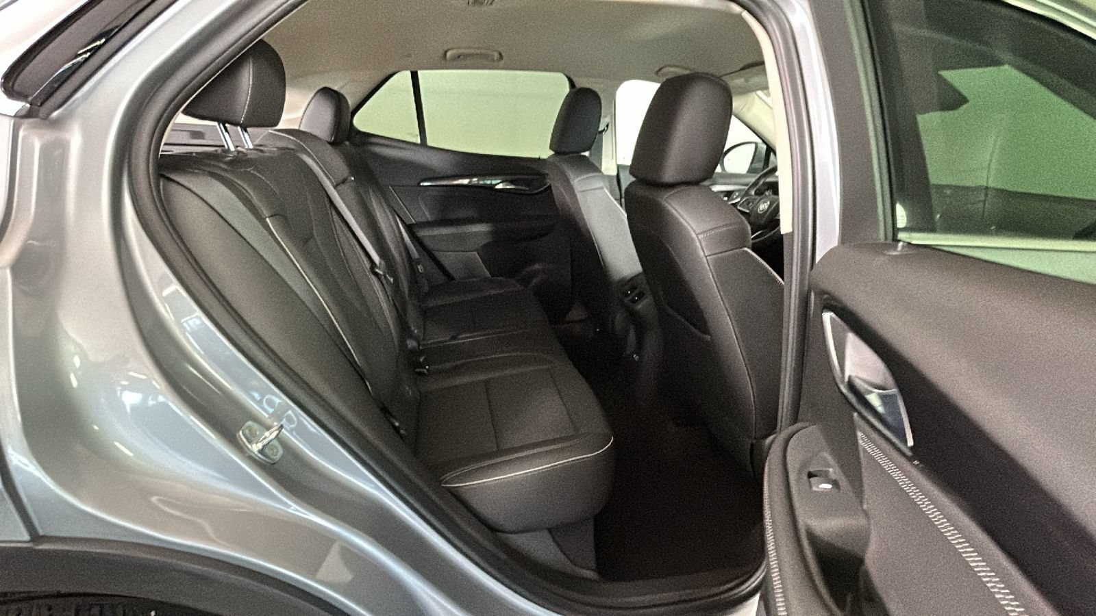 Used 2023 Buick Envision Essence AWD/4WD image 34