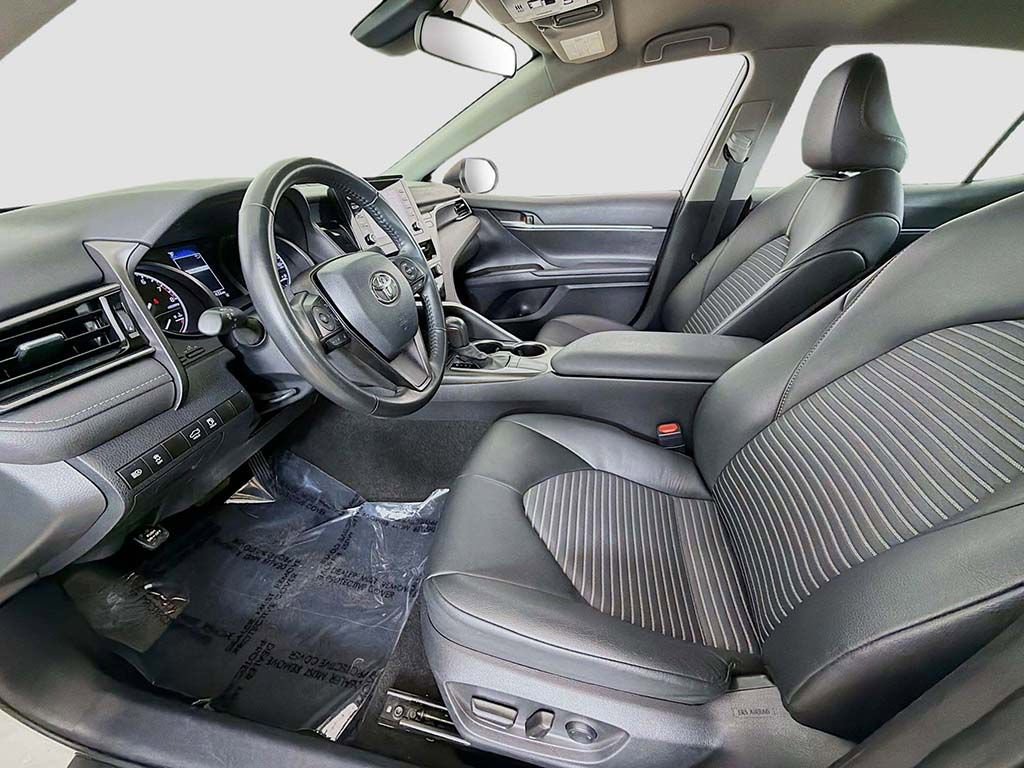 Used 2024 Toyota Camry SE FWD image 17