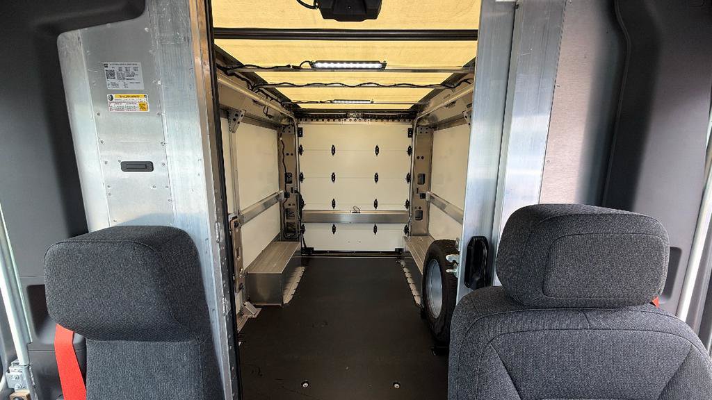 Used 2024 Chevrolet Brightdrop 400 w/ Commercial Equipment Package AWD/4WD image 26