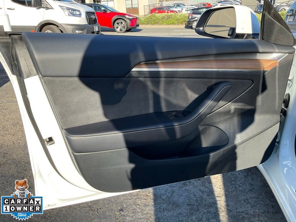 Used 2023 Tesla Model 3 Standard Range image 23