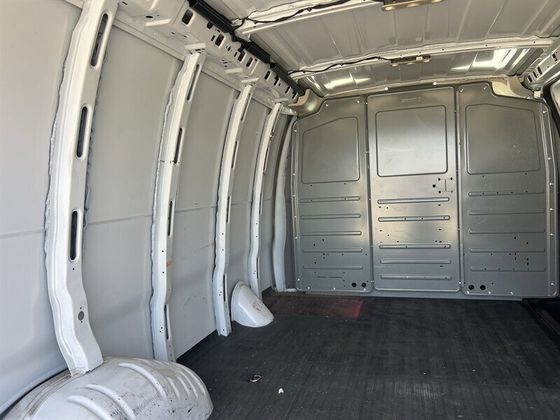 Used 2023 GMC Savana 2500 w/ Driver Convenience Package RWD image 9