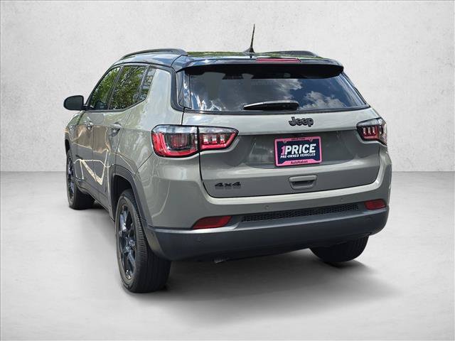 Used 2023 Jeep Compass Latitude w/ Convenience Group AWD/4WD image 7