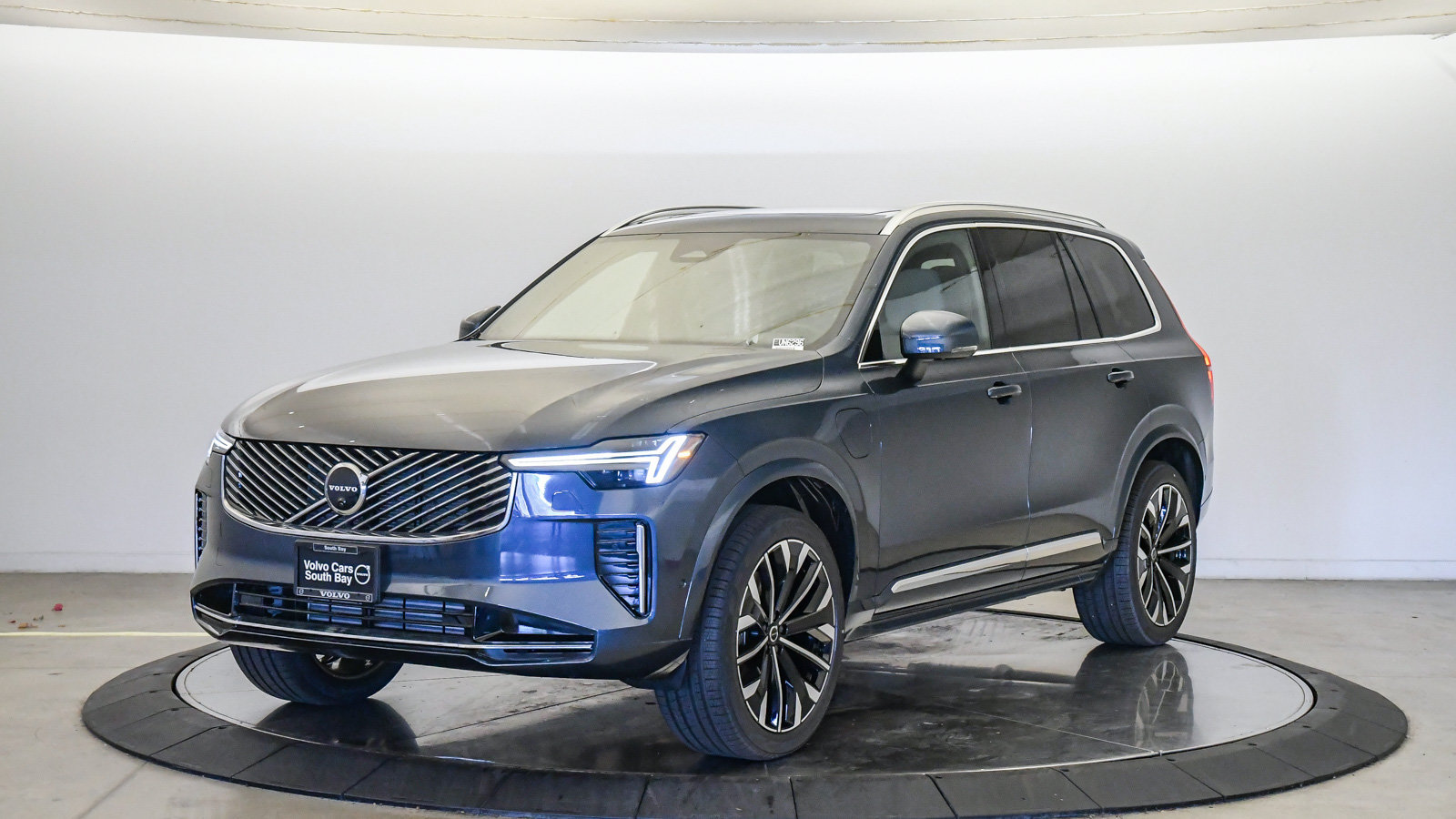 New 2026 Volvo XC90 T8 Plus w/ Protection Package