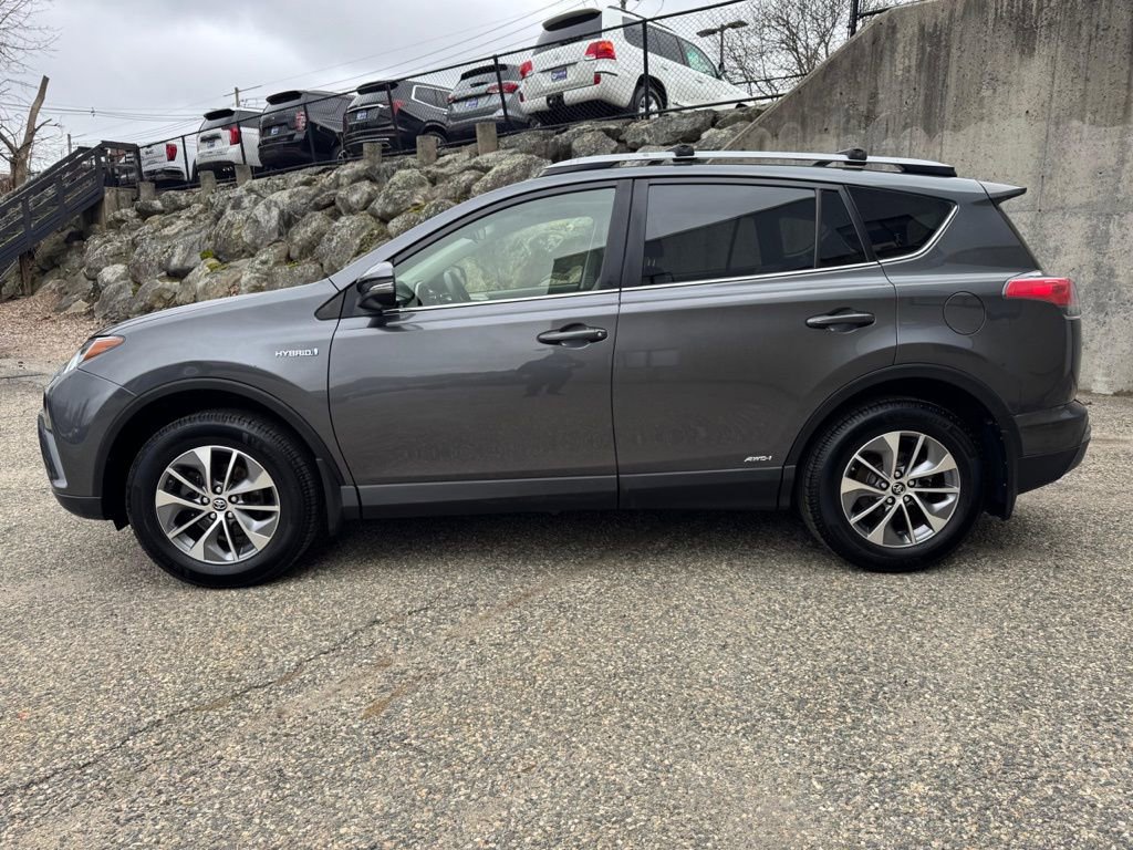 Used 2017 Toyota RAV4 XLE w/ Carpet Mat Package AWD/4WD image 2