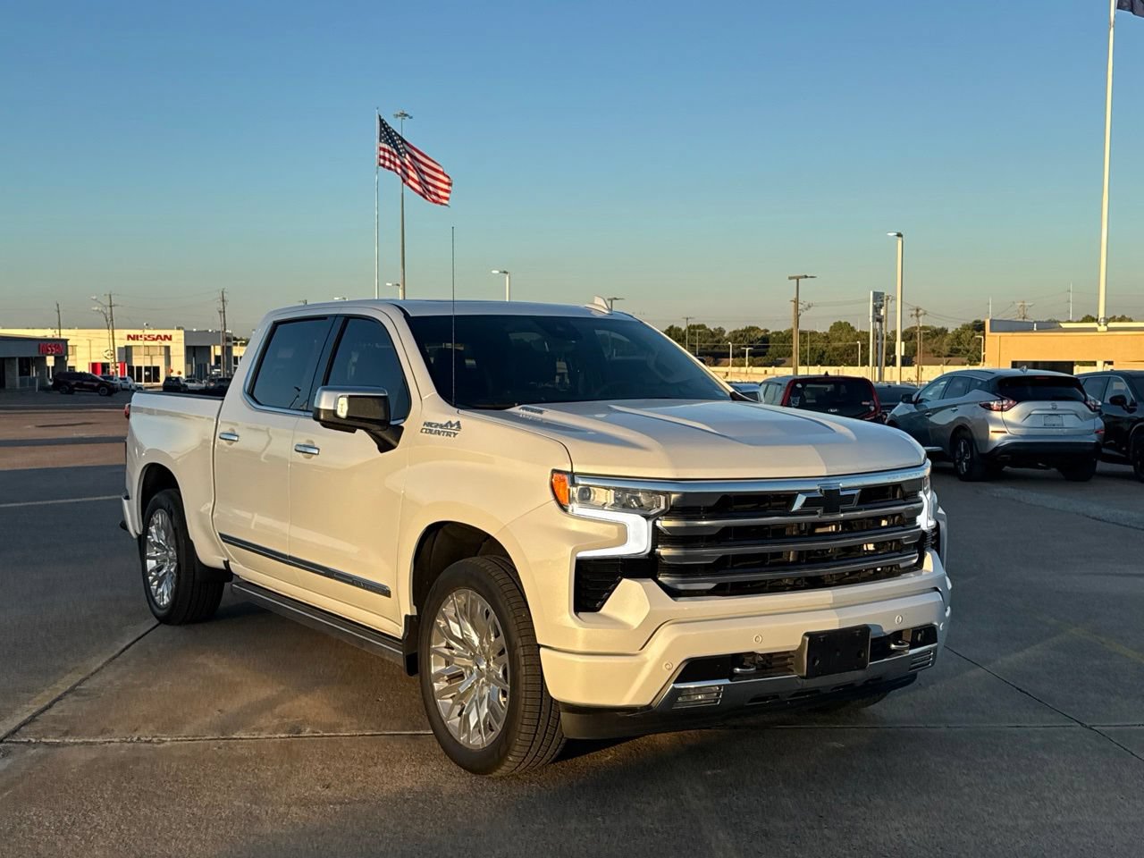 Used 2026 Chevrolet Silverado 1500 High Country AWD/4WD image 1