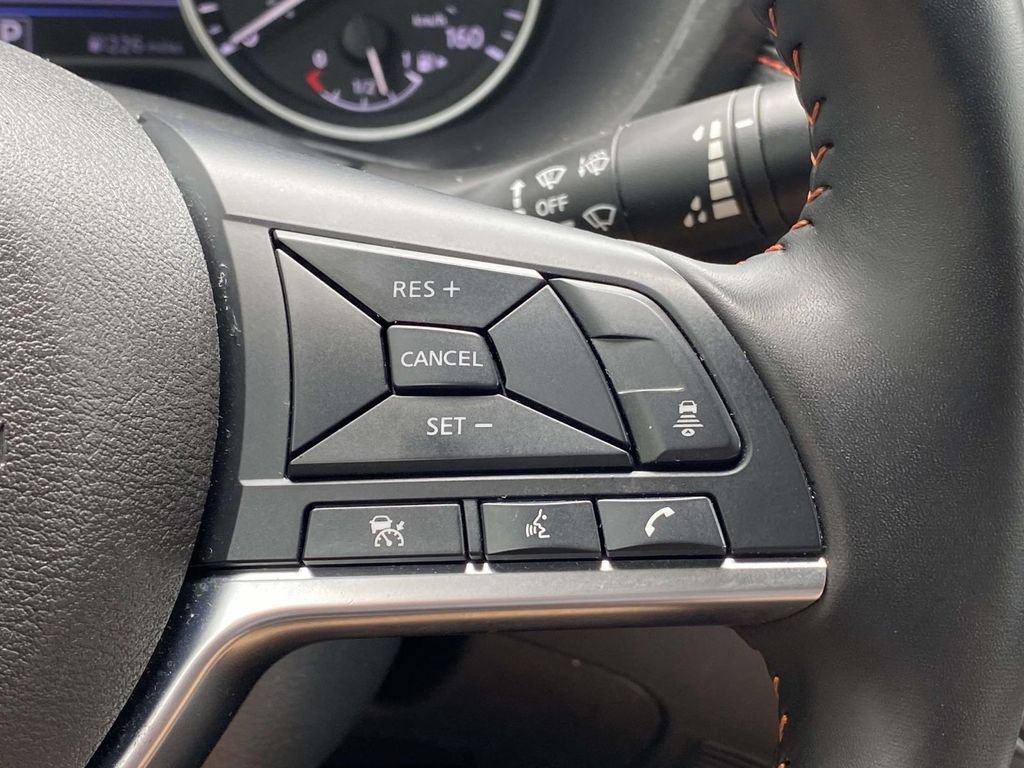 Used 2025 Nissan Sentra SR FWD image 28
