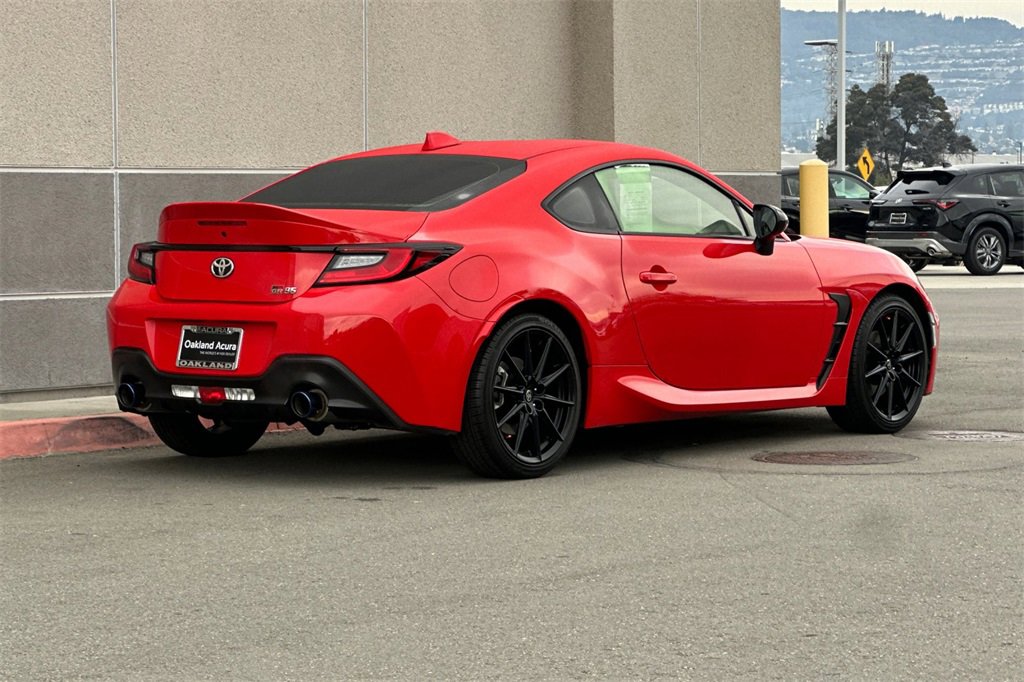 Used 2022 Toyota GR86 Premium image 4