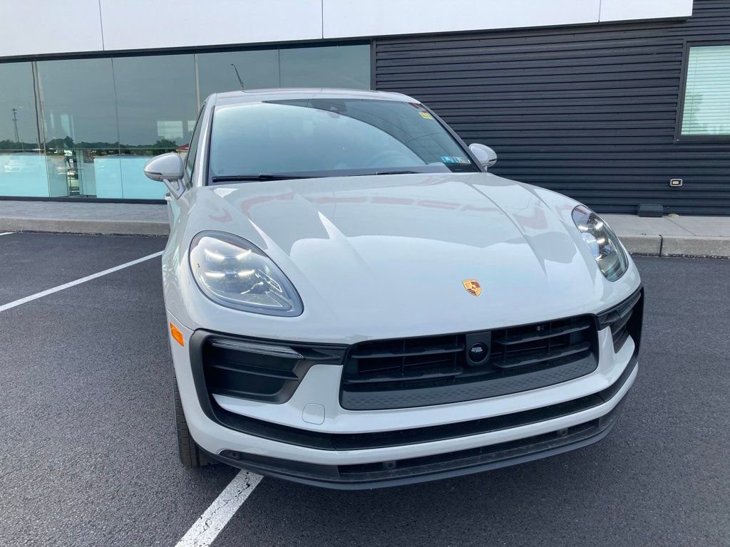 Used 2024 Porsche Macan image 17