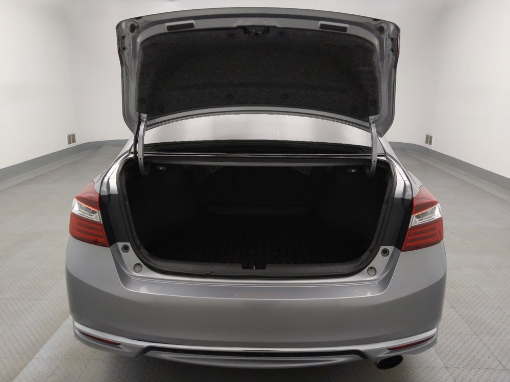 Used 2017 Honda Accord EX-L image 29