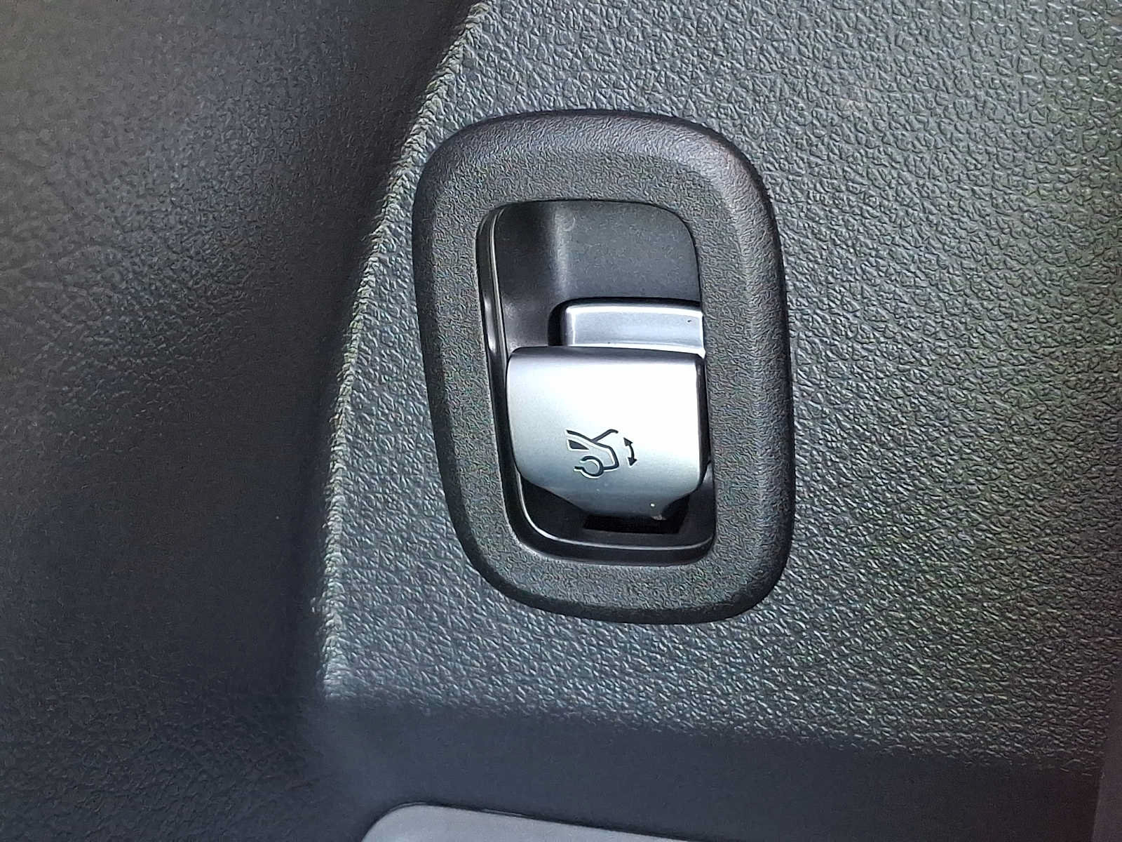 Certified 2025 Mercedes-Benz GLC 300 4MATIC image 24