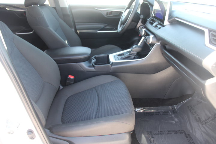 Certified 2025 Toyota RAV4 LE AWD/4WD image 19