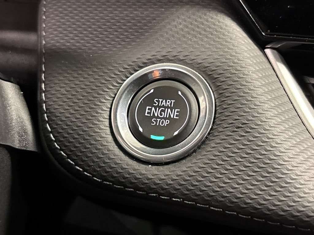 Used 2026 Chevrolet Equinox LT FWD image 40