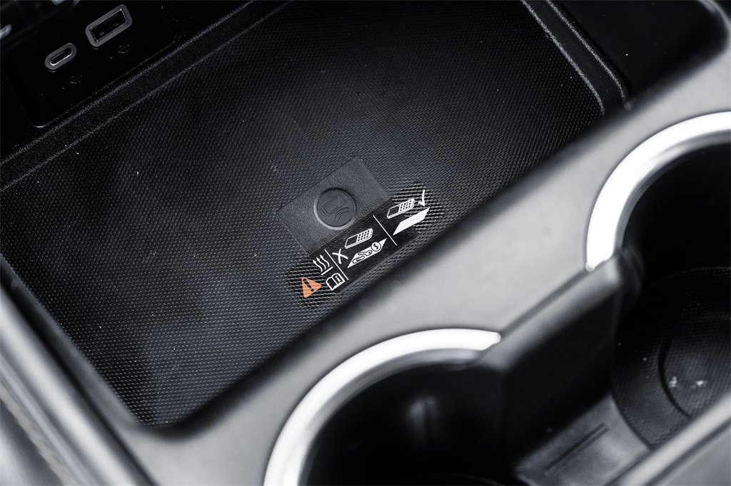 Used 2022 Chevrolet Suburban Premier image 27