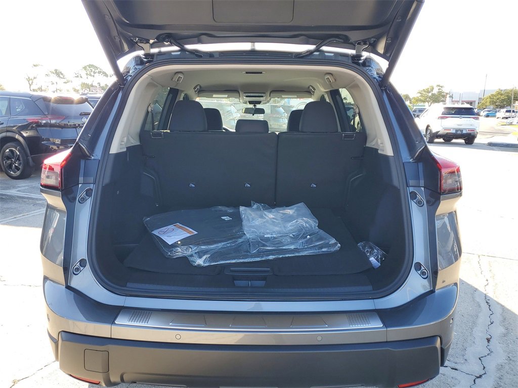 New 2026 Nissan Rogue SV image 3