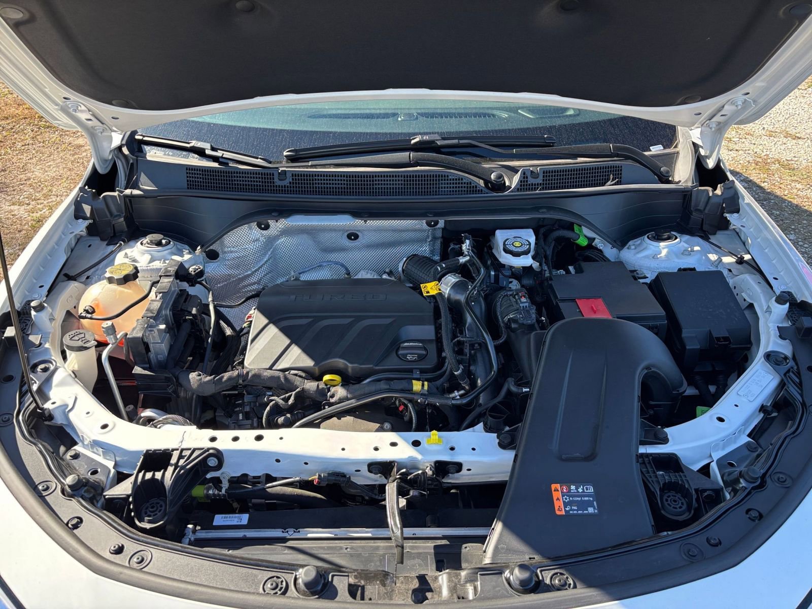 Used 2025 Buick Envista Preferred image 32