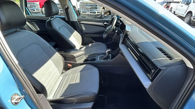 Used 2025 Volkswagen Jetta SE image 11