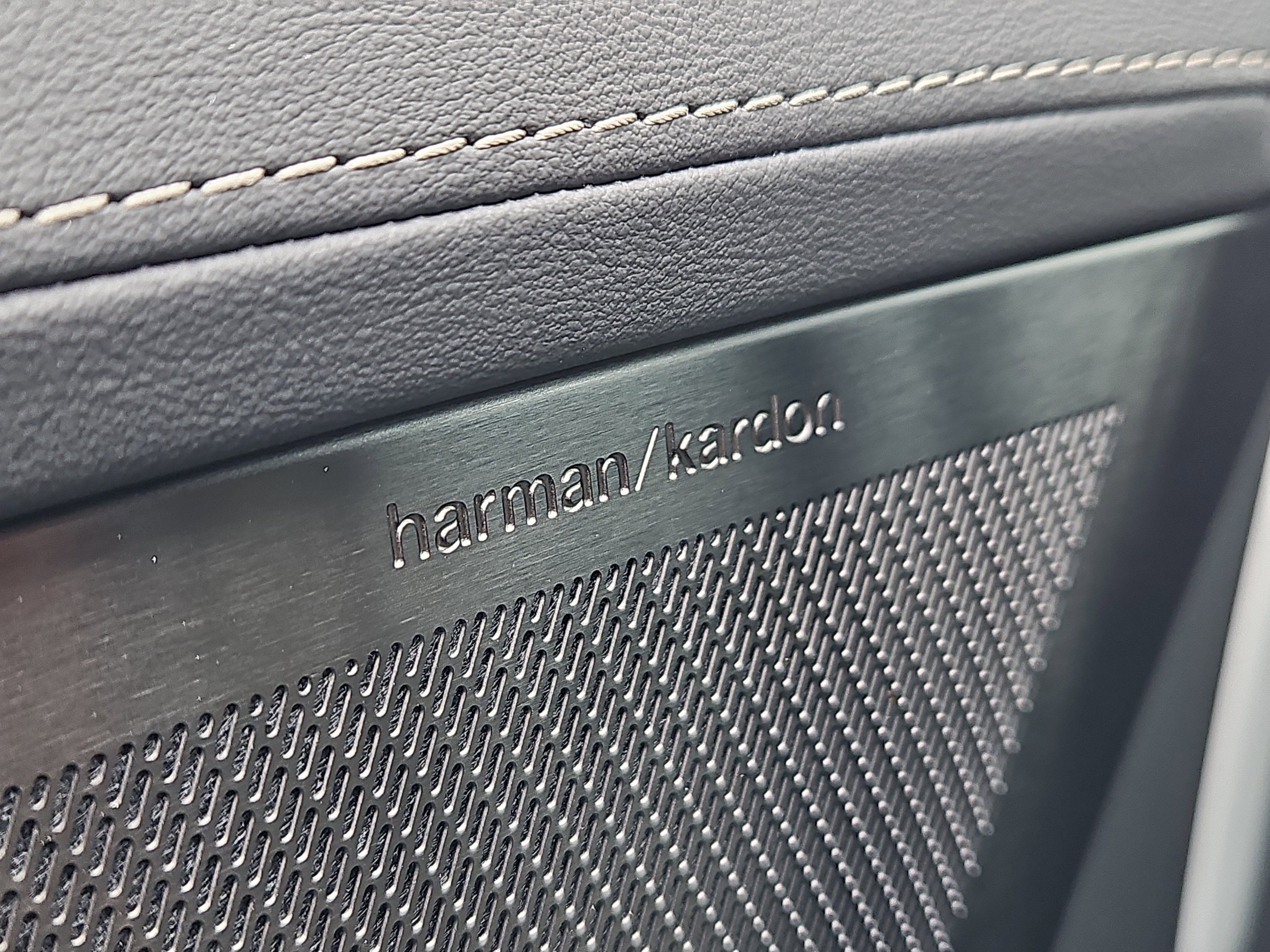 New 2026 Volvo XC90 B6 Plus w/ Protection Package Premier image 9