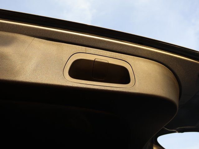 Certified 2025 Chevrolet Trax LT w/ LT Convenience Package image 19